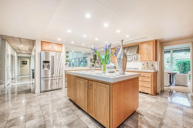 2352 W Loma Linda Avenue, Fresno, CA 93711