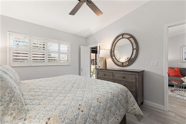 2034 Pine Isle LN # 2034, Naples, FL 34112