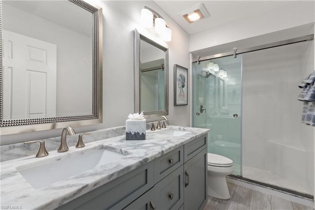 2034 Pine Isle LN # 2034, Naples, FL 34112