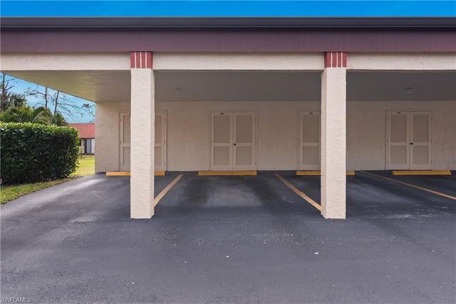 2034 Pine Isle LN # 2034, Naples, FL 34112