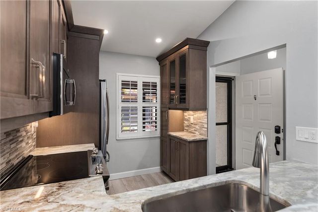 2034 Pine Isle LN # 2034, Naples, FL 34112