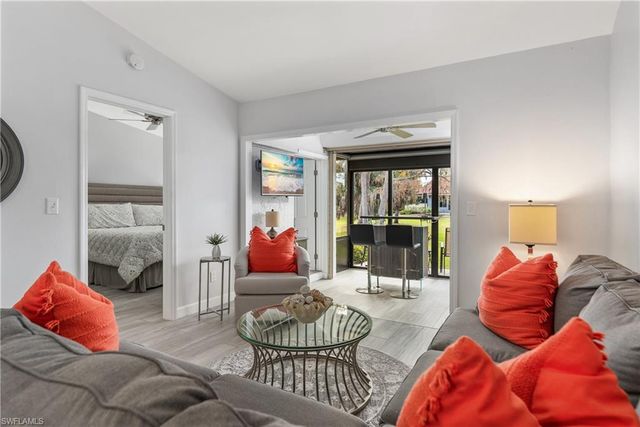 2034 Pine Isle LN # 2034, Naples, FL 34112