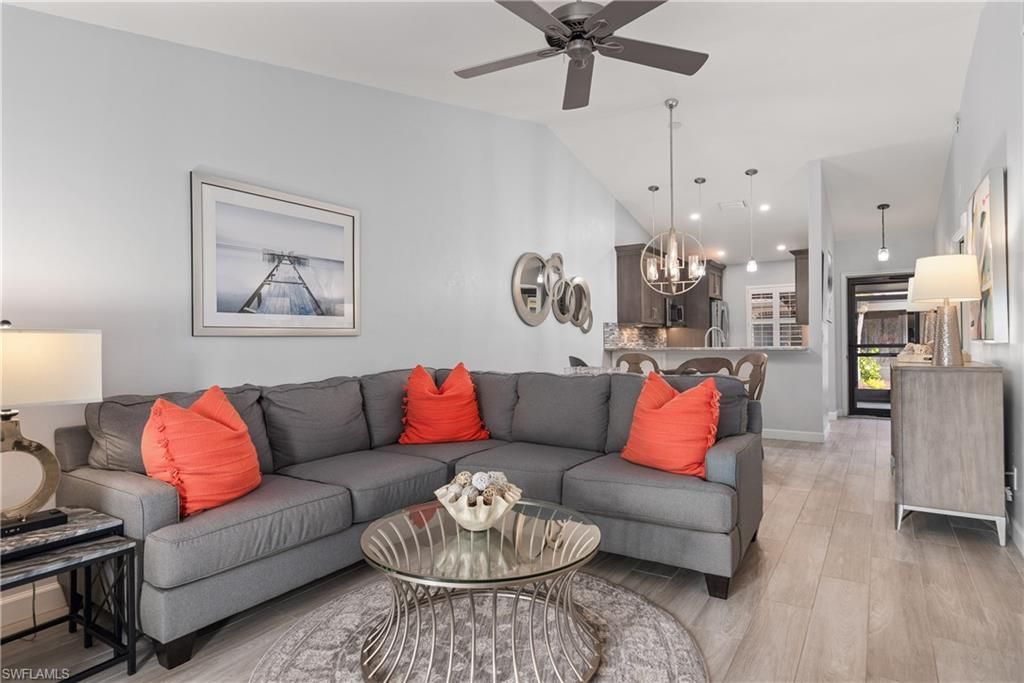 2034 Pine Isle LN # 2034, Naples, FL 34112