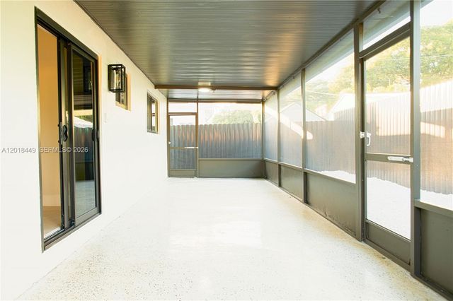 3983 SW 2nd St, Miami, FL 33134