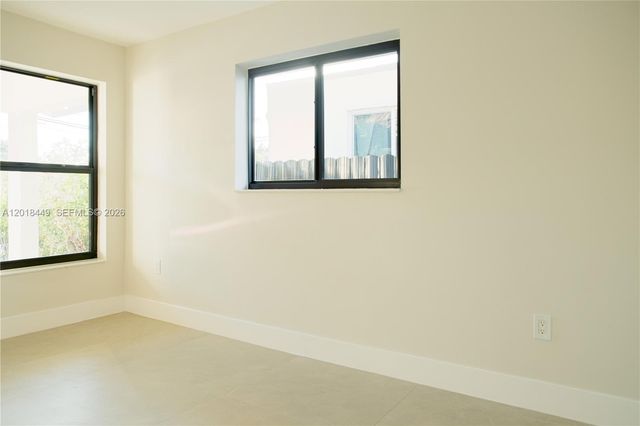 3983 SW 2nd St, Miami, FL 33134