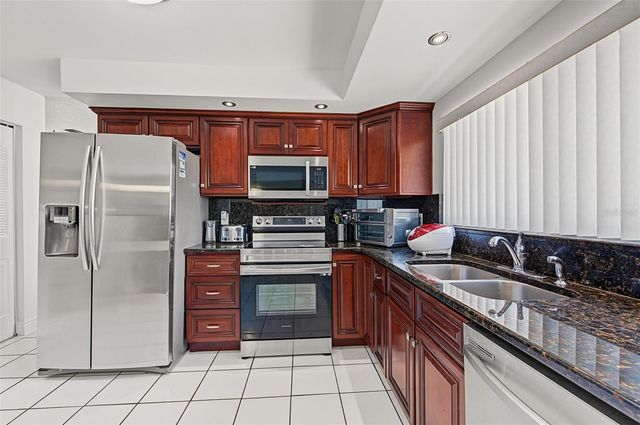 8239 VASSAR CIRCLE, Tampa, FL 33634