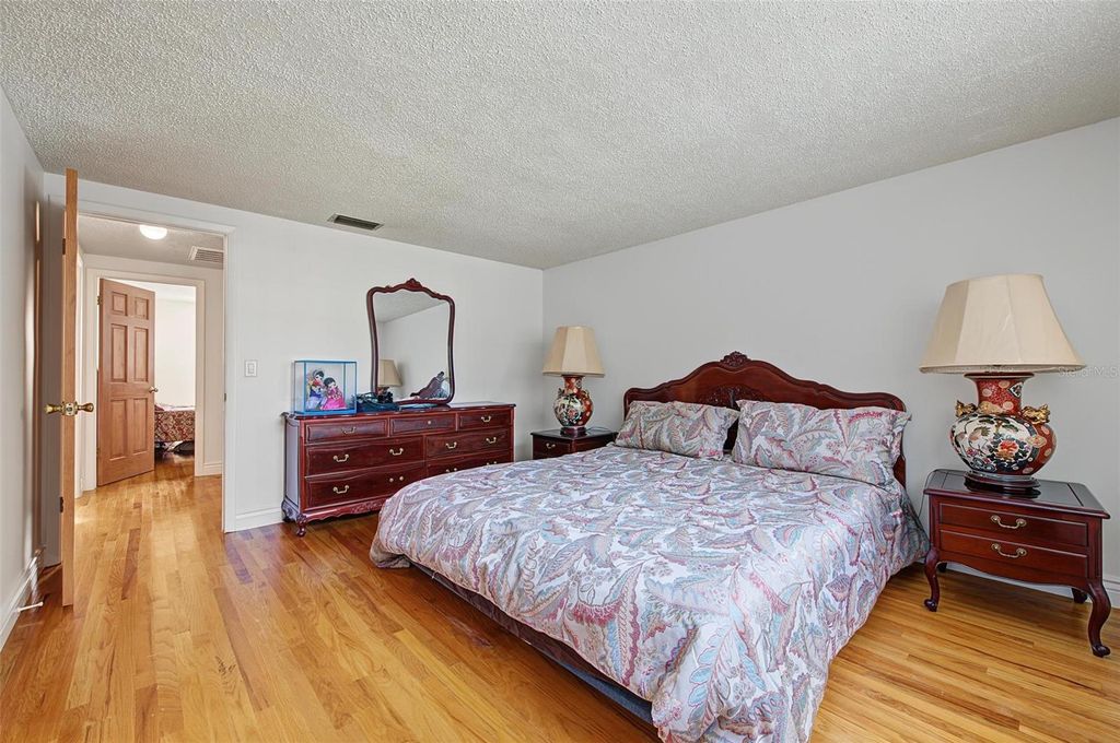 Image 19 of property listing at 8239 VASSAR CIRCLE, Tampa, FL 33634