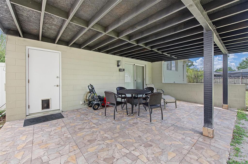 Image 29 of property listing at 8239 VASSAR CIRCLE, Tampa, FL 33634