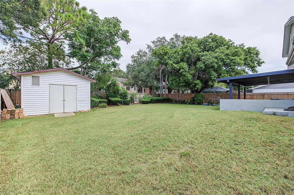 Image 32 of property listing at 8239 VASSAR CIRCLE, Tampa, FL 33634