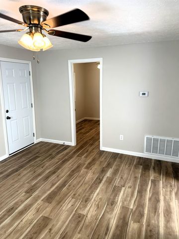 418 E Otis Ave, Salina, KS 67401