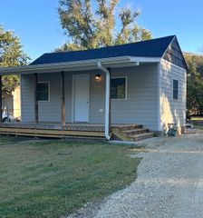 418 E Otis Ave, Salina, KS 67401