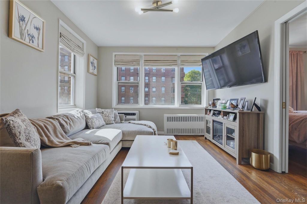 3475 Greystone Avenue 7F, Bronx, NY 10463 — photo 2
