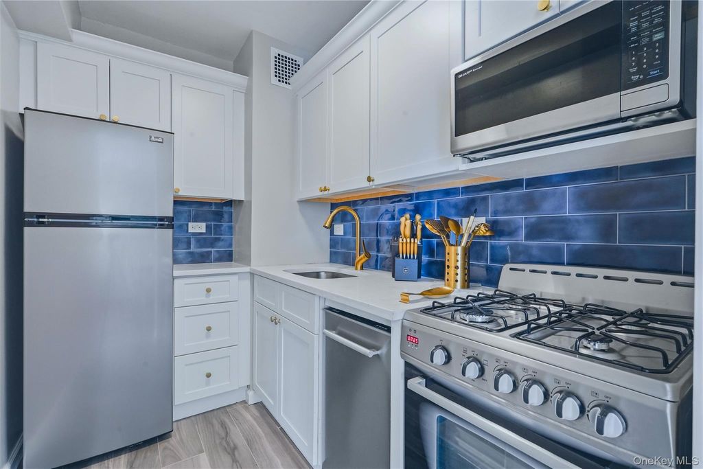 3475 Greystone Avenue 7F, Bronx, NY 10463 — photo 4