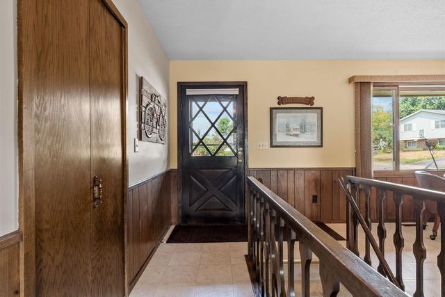 266 Cardinal Court, Chaska, MN 55318