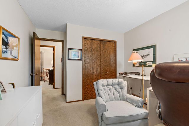 266 Cardinal Court, Chaska, MN 55318