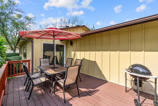 266 Cardinal Court, Chaska, MN 55318