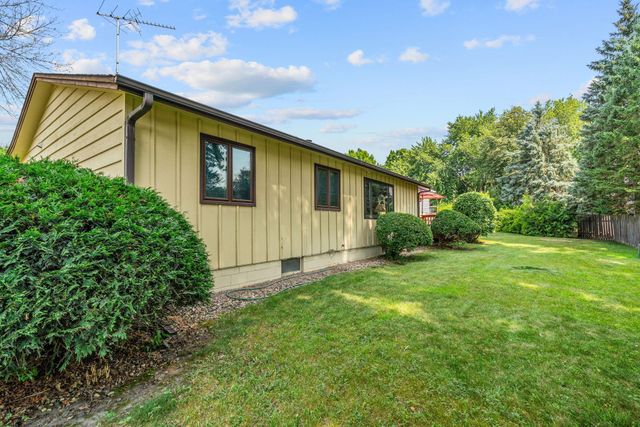 266 Cardinal Court, Chaska, MN 55318
