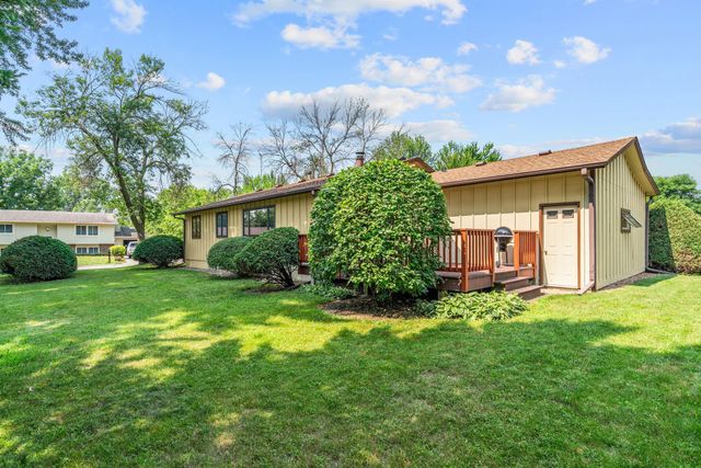 266 Cardinal Court, Chaska, MN 55318