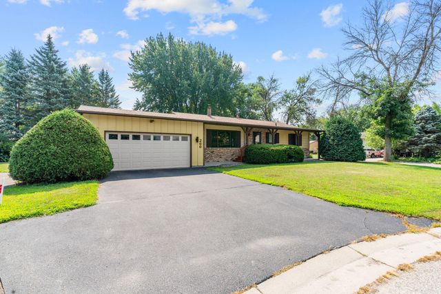 266 Cardinal Court, Chaska, MN 55318