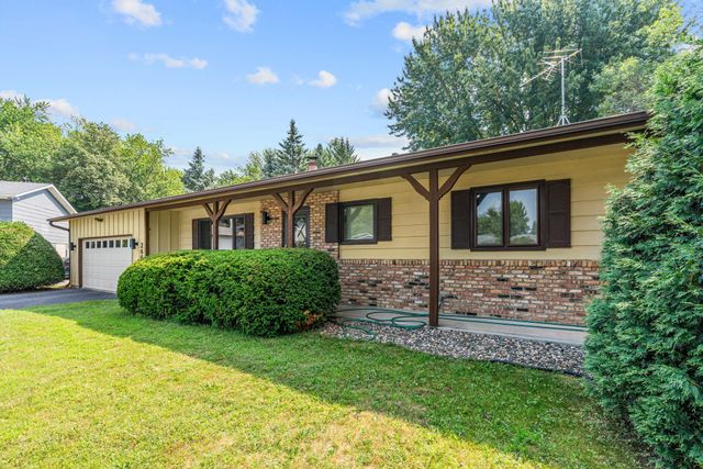 266 Cardinal Court, Chaska, MN 55318