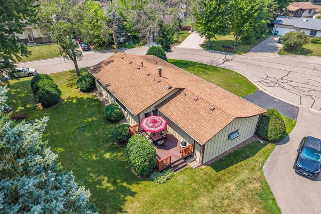 266 Cardinal Court, Chaska, MN 55318