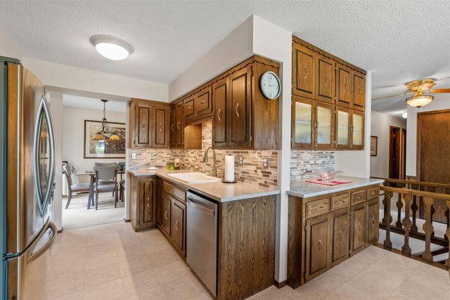 266 Cardinal Court, Chaska, MN 55318