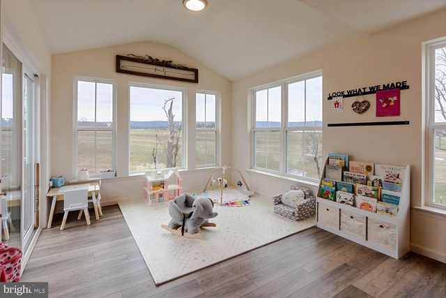 204 WHITETAIL CIR, Mill Hall, PA 17751