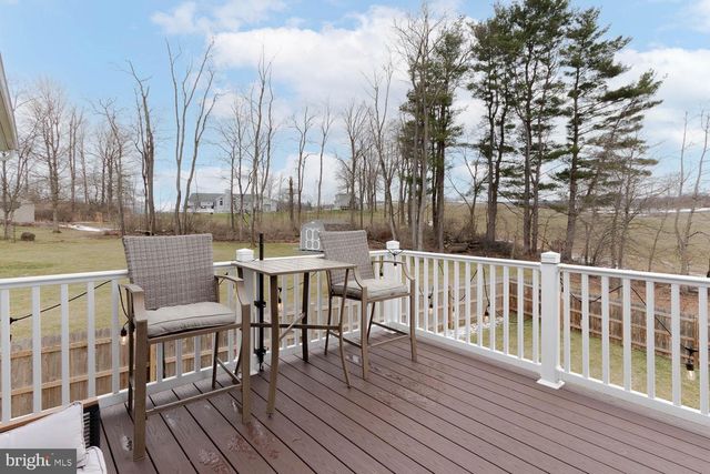 204 WHITETAIL CIR, Mill Hall, PA 17751