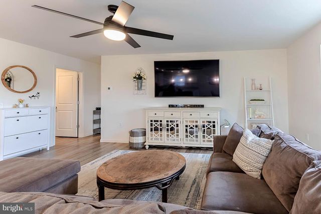 204 WHITETAIL CIR, Mill Hall, PA 17751