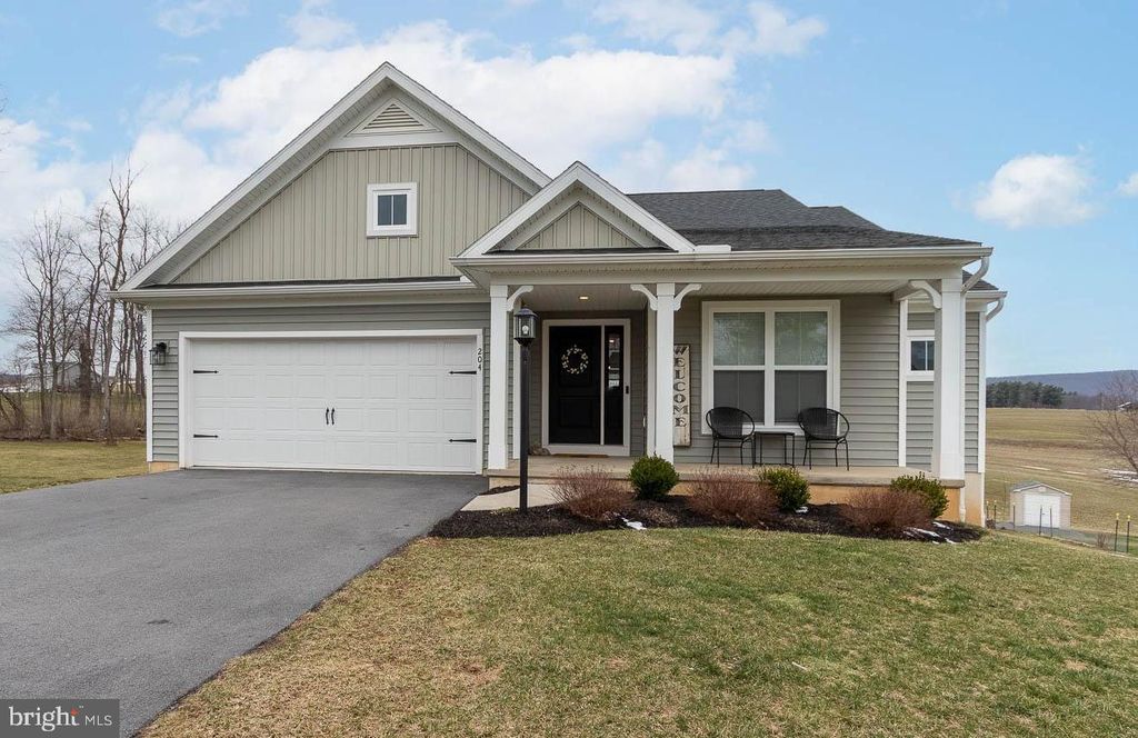 204 WHITETAIL CIR, Mill Hall, PA 17751