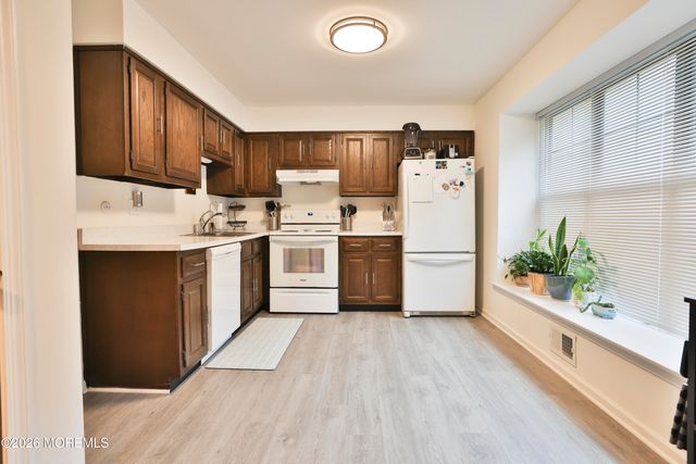 9 Barnes Lane 209, Toms River, NJ 08753