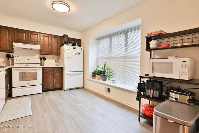 9 Barnes Lane 209, Toms River, NJ 08753