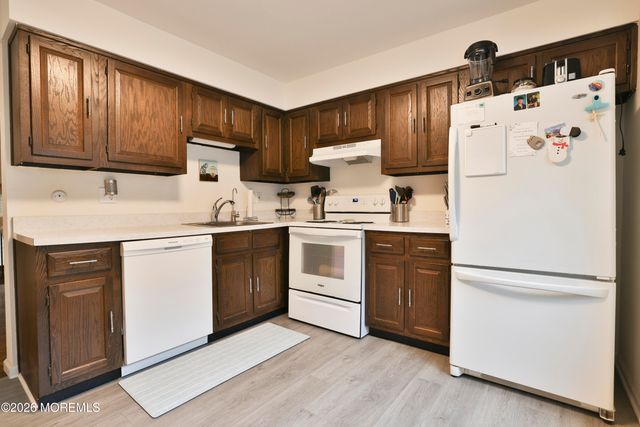 9 Barnes Lane 209, Toms River, NJ 08753