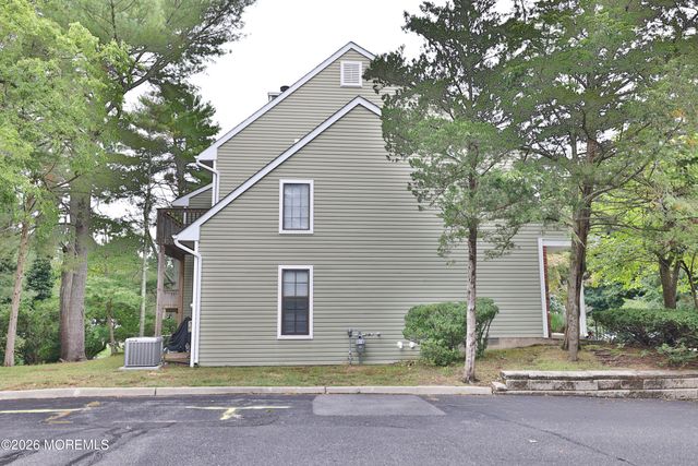 9 Barnes Lane 209, Toms River, NJ 08753