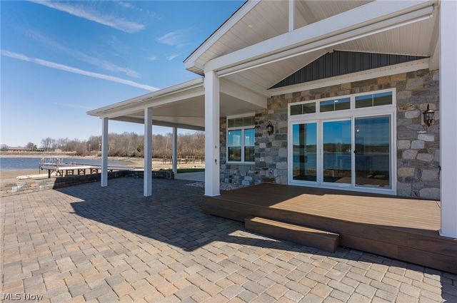 2166 NE River Road, Lake Milton, OH 44429