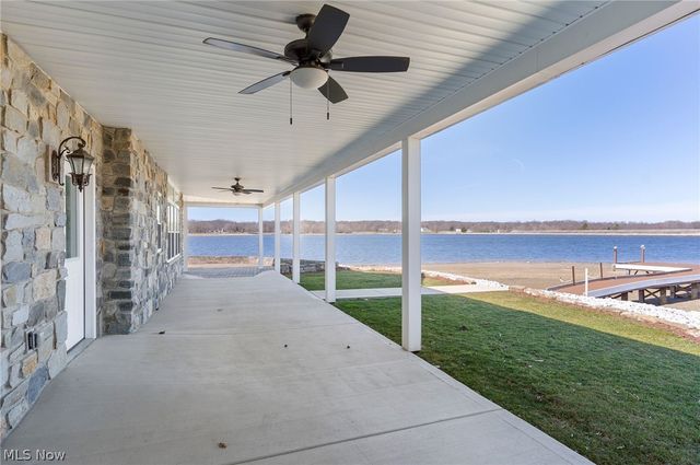 2166 NE River Road, Lake Milton, OH 44429