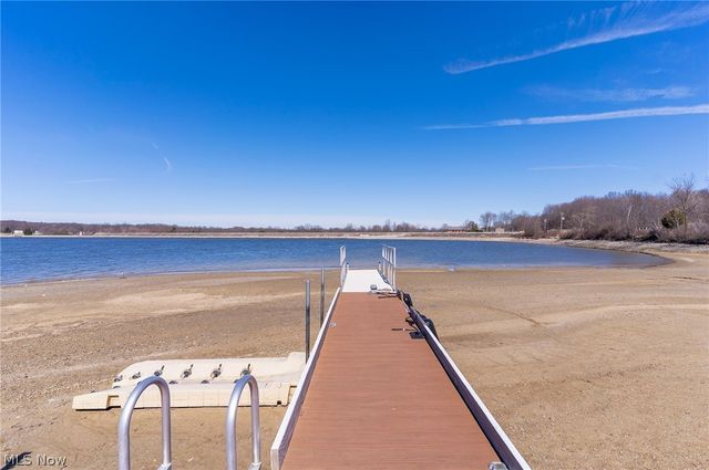 2166 NE River Road, Lake Milton, OH 44429