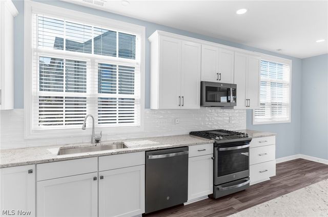 2166 NE River Road, Lake Milton, OH 44429