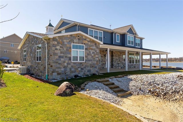 2166 NE River Road, Lake Milton, OH 44429