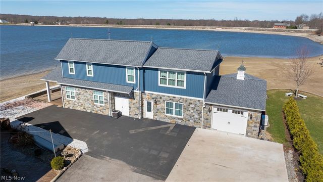 2166 NE River Road, Lake Milton, OH 44429