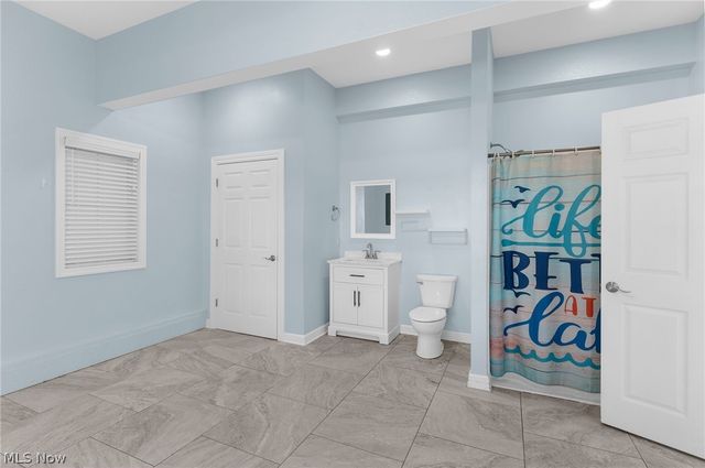 2166 NE River Road, Lake Milton, OH 44429