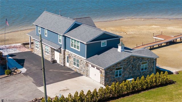 2166 NE River Road, Lake Milton, OH 44429