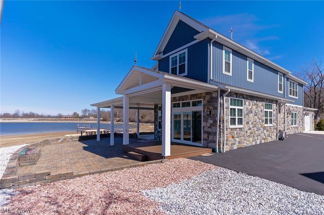 2166 NE River Road, Lake Milton, OH 44429