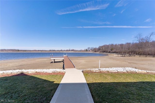 2166 NE River Road, Lake Milton, OH 44429
