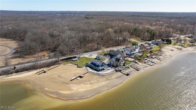 2166 NE River Road, Lake Milton, OH 44429