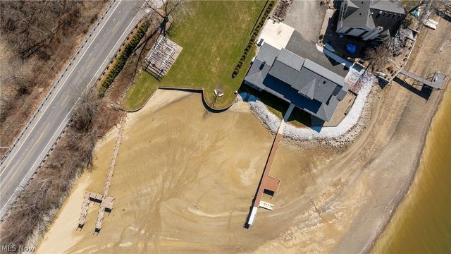 2166 NE River Road, Lake Milton, OH 44429