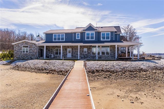 2166 NE River Road, Lake Milton, OH 44429