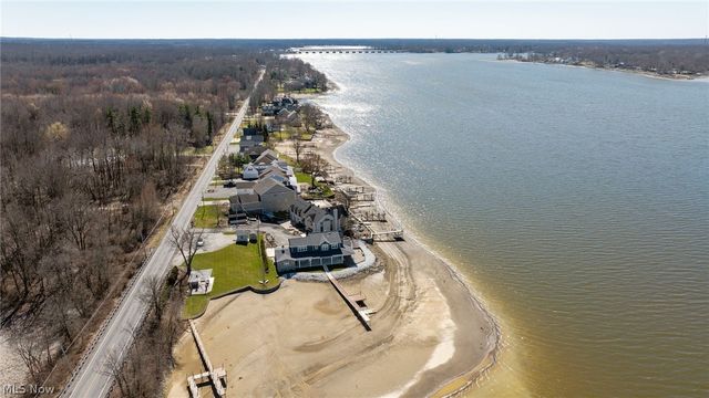 2166 NE River Road, Lake Milton, OH 44429