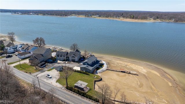 2166 NE River Road, Lake Milton, OH 44429