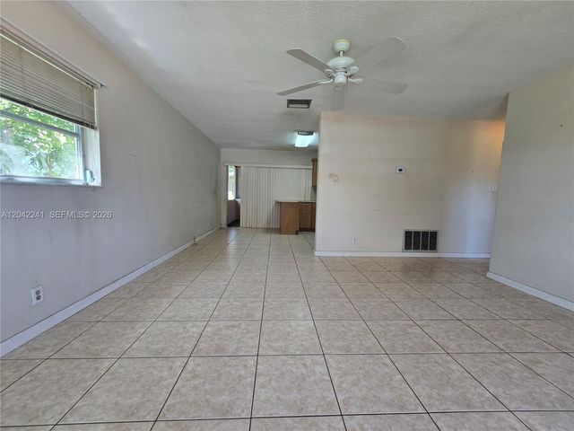 4717 NW 50th St, Tamarac, FL 33319